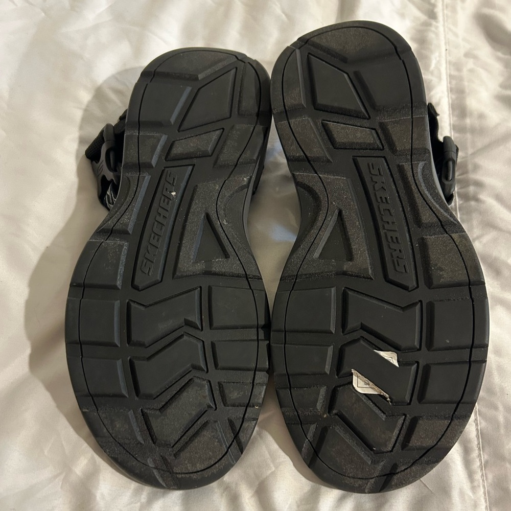 Skechers mens size 11 black sandals. - Picture 6 of 7